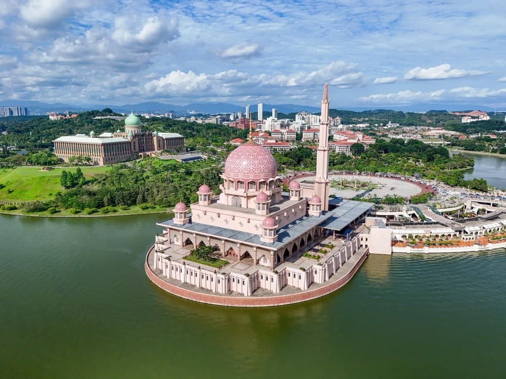 shutterstock 2502586879 putrajaya